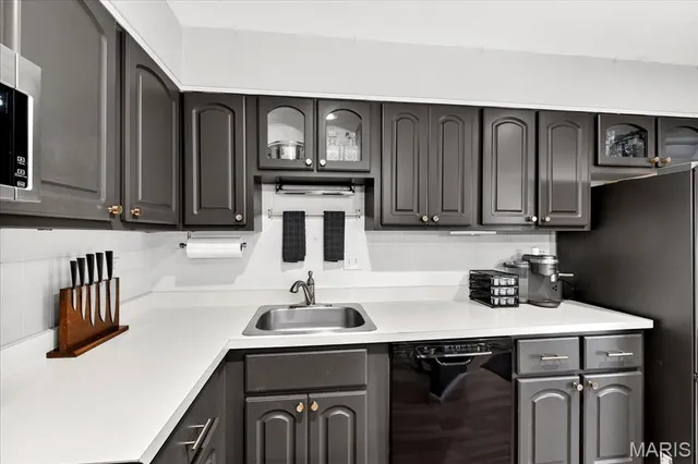 $175,000 | 10032 Sakura Drive, St. Louis, MO 63128