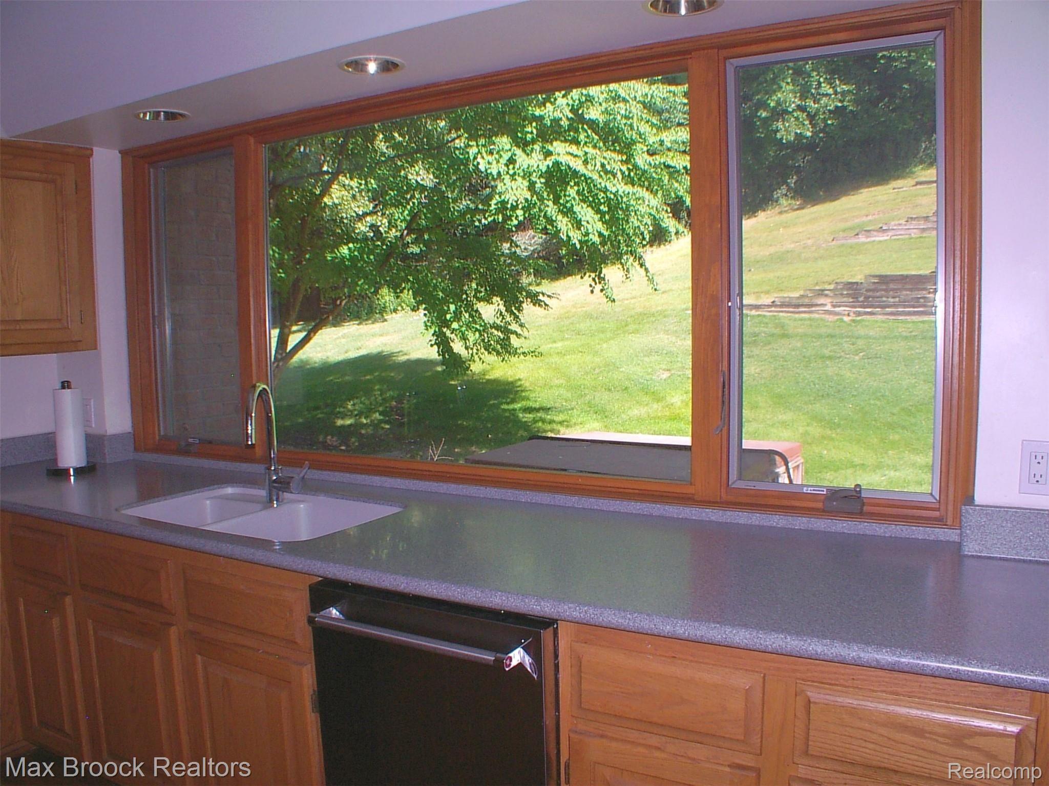2817 Eagle Drive Rochester, MI 48309 - Photo 18 of 31 Kitchen sink overlooks rear yard