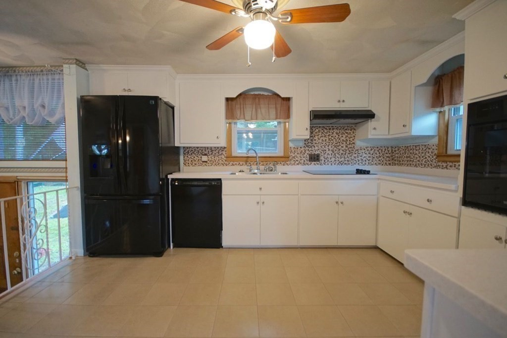 8 Anchor Road Lynn, MA 01904 - Photo 8 of 23 Gallery Image 8