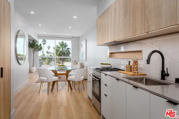 $3,850 | 12431 Rochester Avenue, Unit 303, Los Angeles, CA 90025