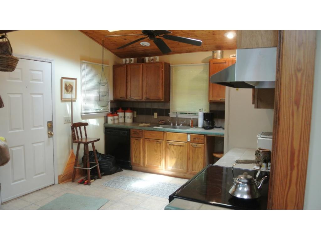 448 Piney Hill Road Bristol, TN 37620 - Photo 7 of 24 Photo 7