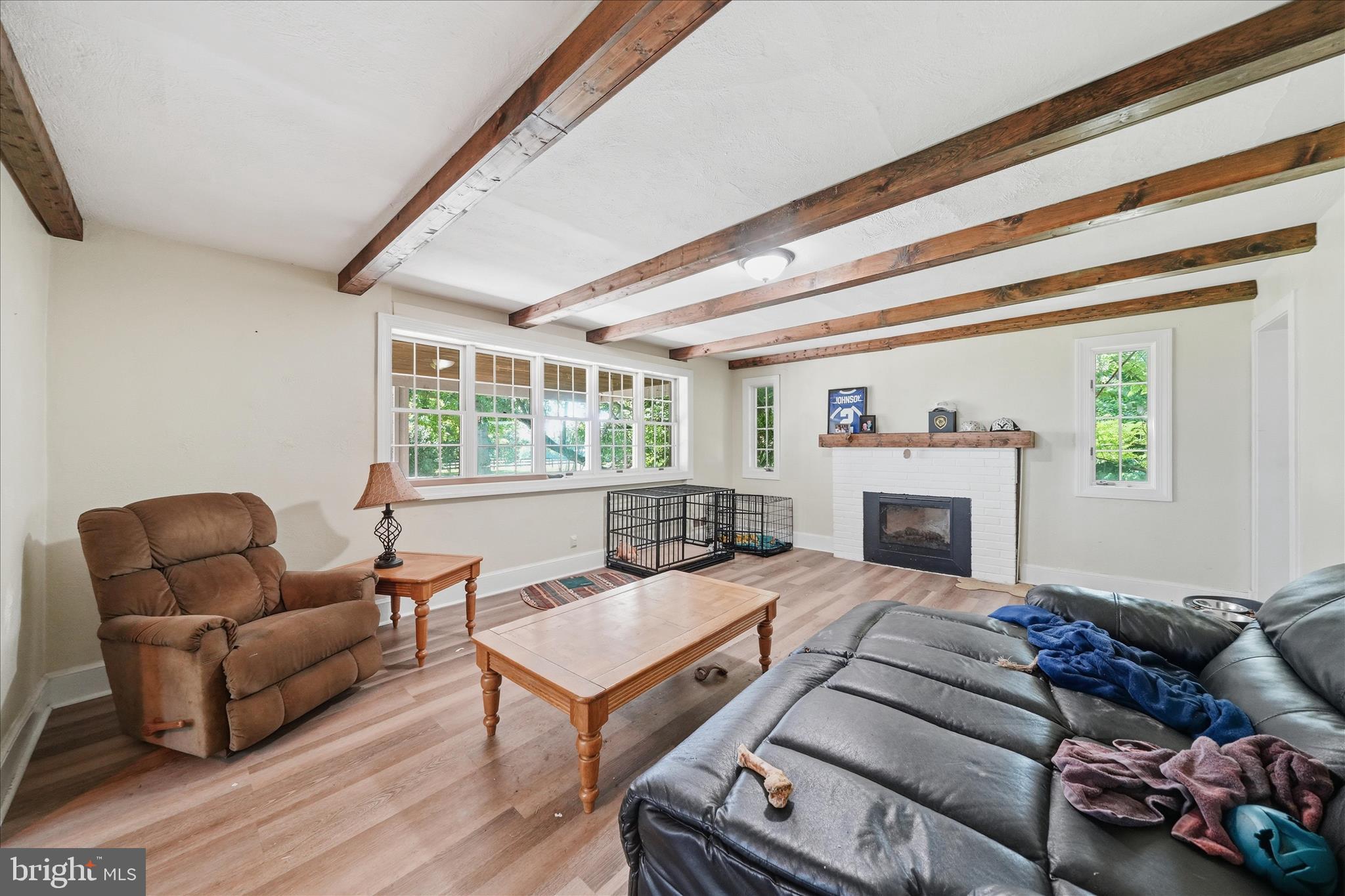 20800 Whites Ferry Road Poolesville, MD 20837 - Photo 55 of 94 Main House Living Room