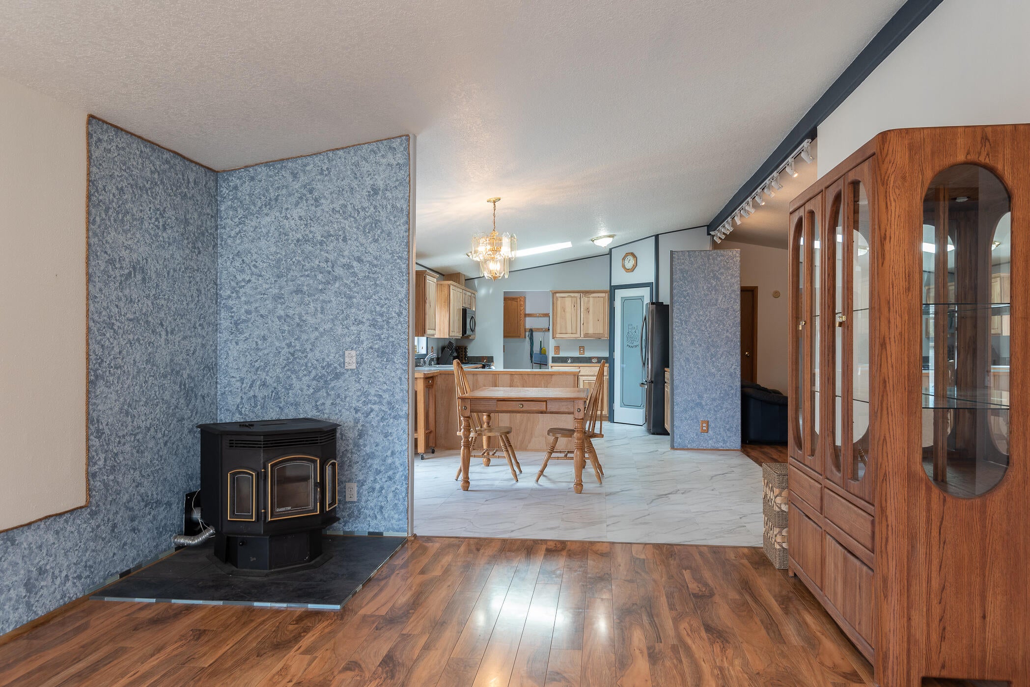 14638 Southwest Chickadee Road Terrebonne, OR 97760 - Photo 26 of 48 23 Family to Dining