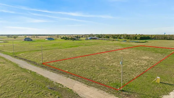 $42,500 | 161 Private Road, Blossom, TX 75416