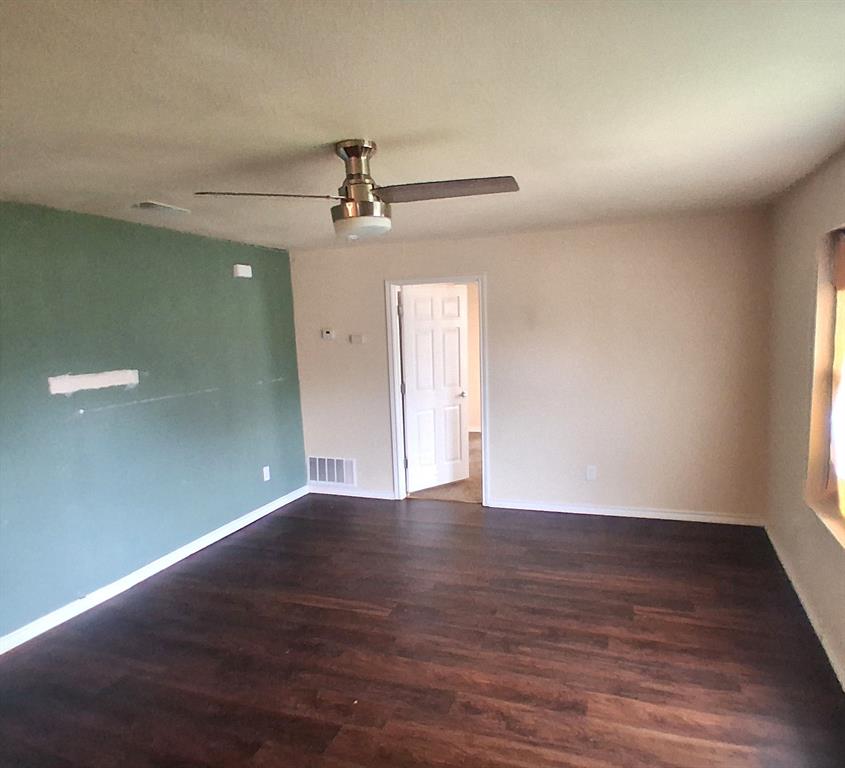 2512 Monroe Street Commerce, TX 75428 - Photo 2 of 18