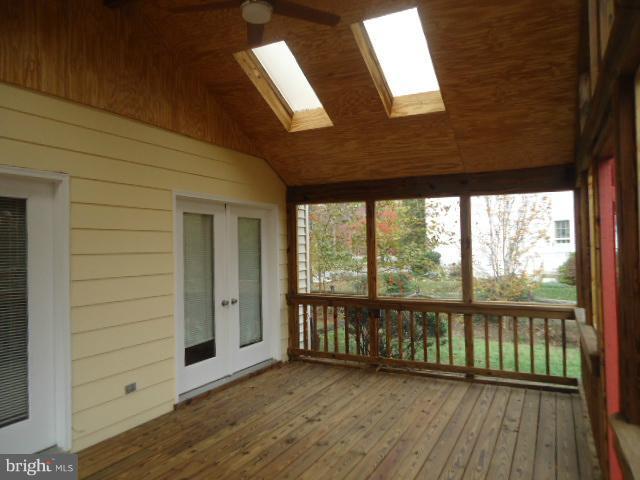 8112 Edinburgh Drive Springfield, VA 22153 - Photo 22 of 29 Sunroom2