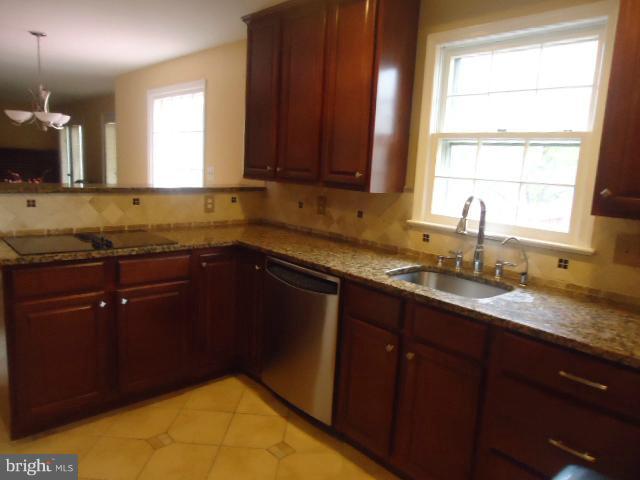 8112 Edinburgh Drive Springfield, VA 22153 - Photo 6 of 29 Kitchen