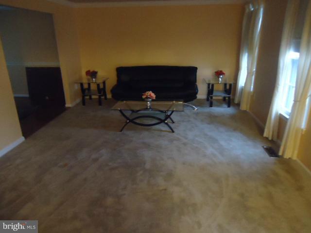 8112 Edinburgh Drive Springfield, VA 22153 - Photo 8 of 29 Family Room
