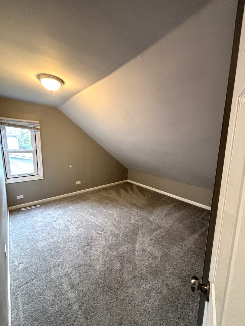 2276 Manchester Road Wheaton, IL 60187 - Photo 11 of 18 Gallery Image 11