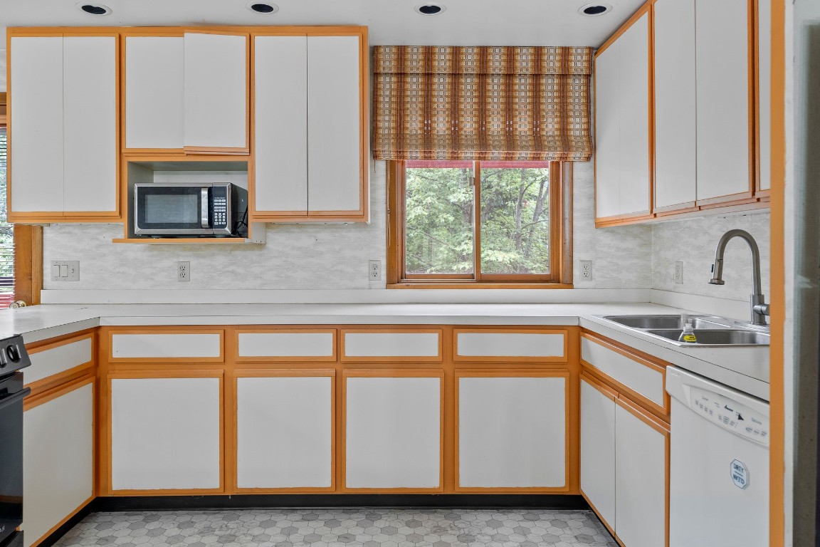 944 Powderhouse Road Binghamton, NY 13903 - Photo 17 of 33 Gallery Image 17