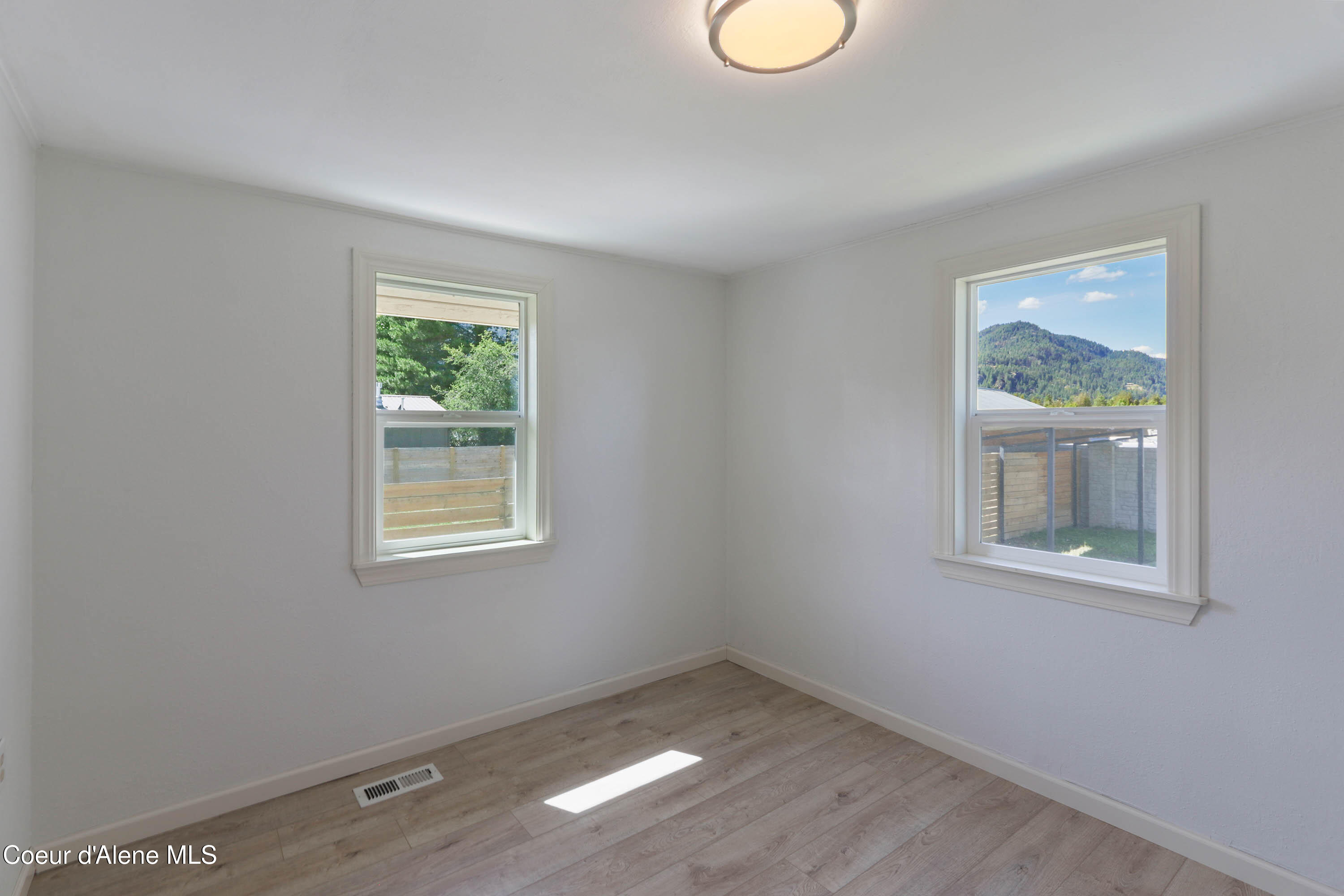 632 Roberson Way Sandpoint, ID 83864 - Photo 14 of 29 IMG_5889