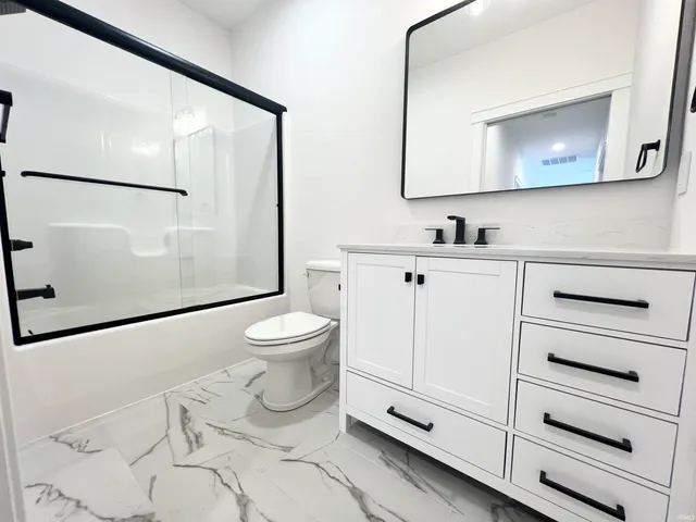 $367,000 | 2106 Aruba Drive, Bedford, IN 47421