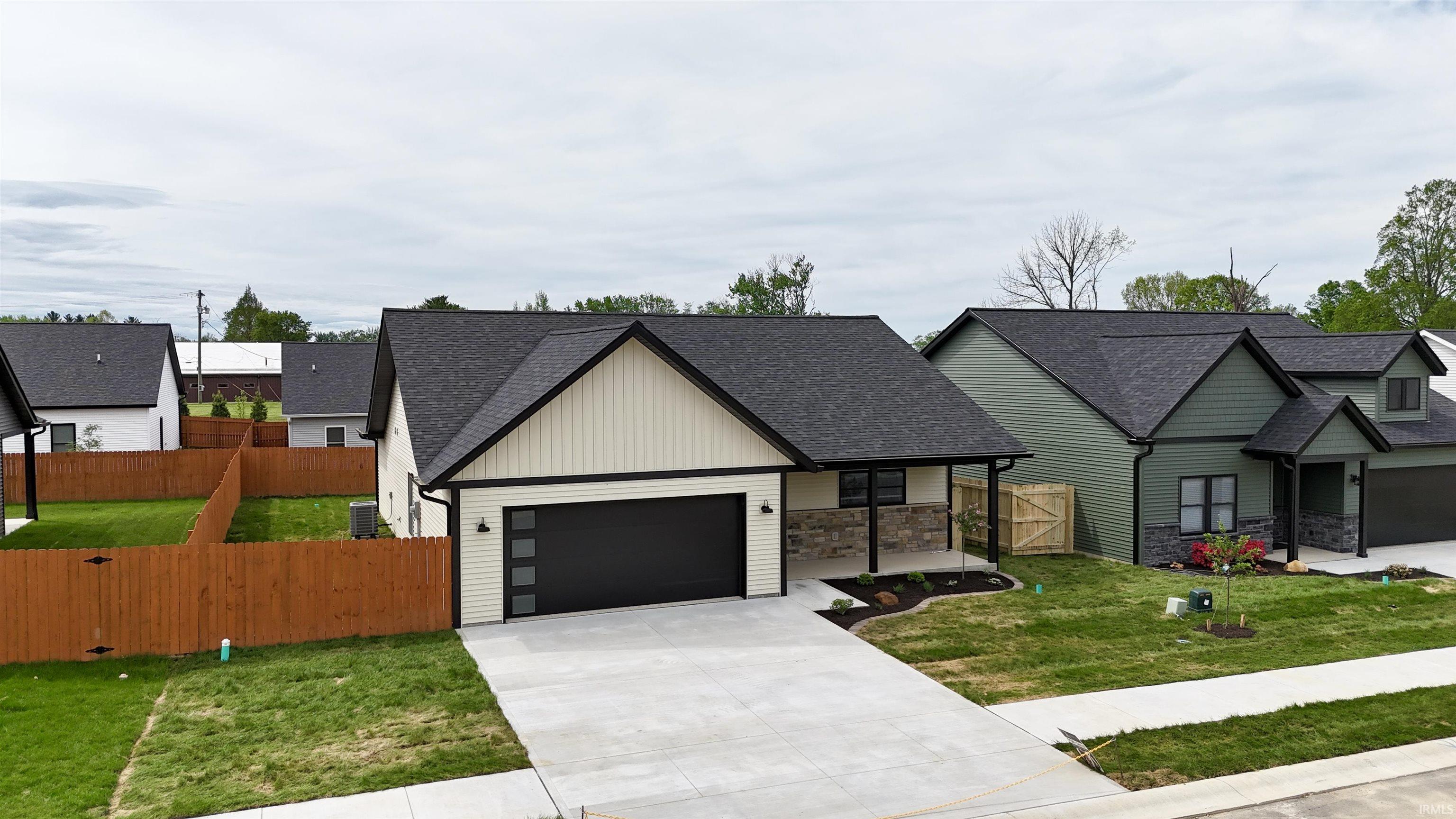 2106 Aruba Drive Bedford, IN 47421 - Photo 2 of 27