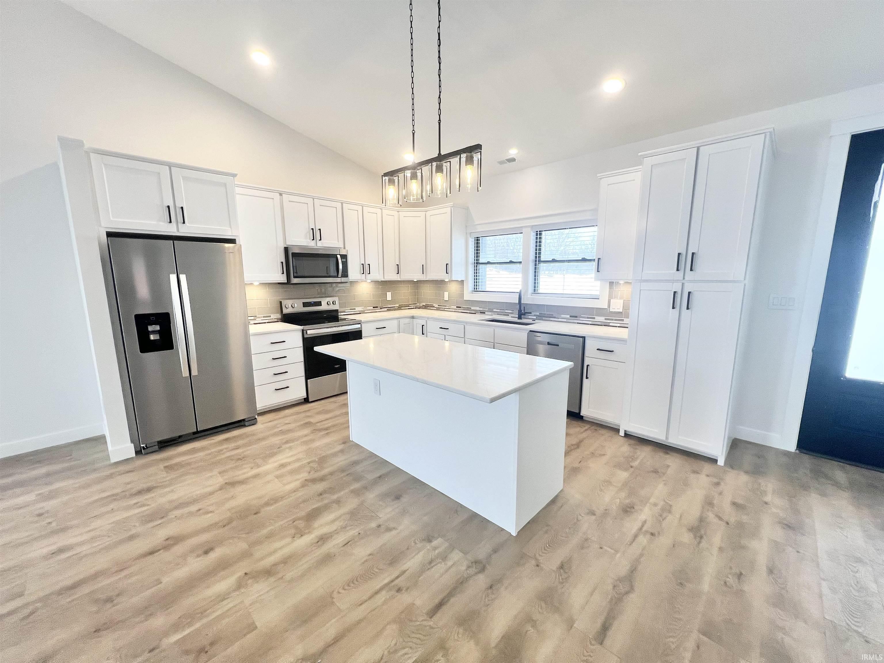 2106 Aruba Drive Bedford, IN 47421 - Photo 6 of 27
