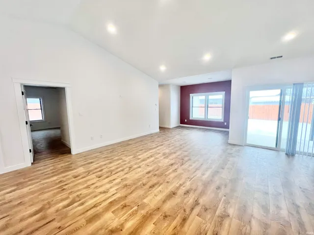 $367,000 | 2106 Aruba Drive, Bedford, IN 47421