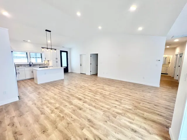 $367,000 | 2106 Aruba Drive, Bedford, IN 47421