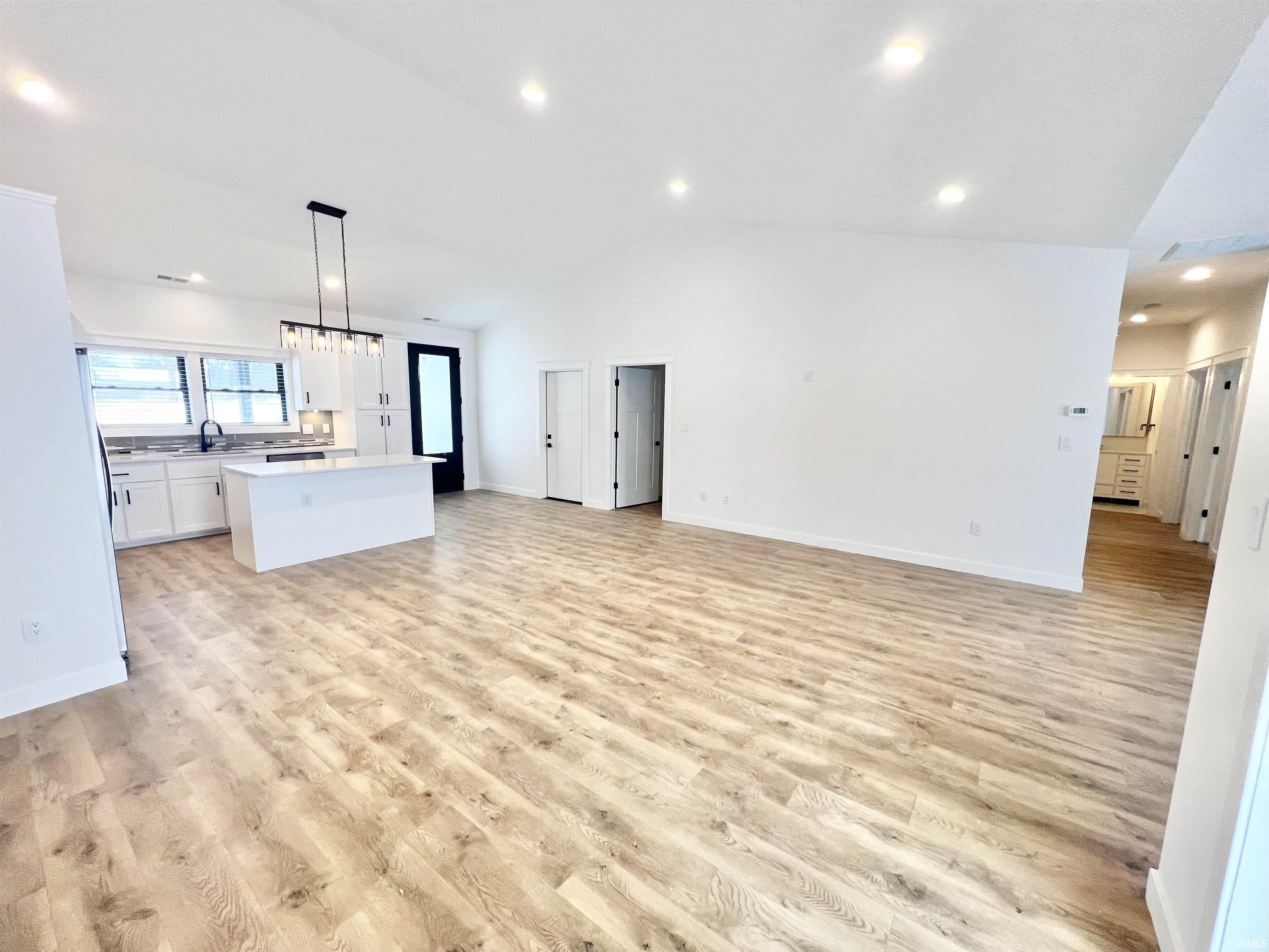 2106 Aruba Drive Bedford, IN 47421 - Photo 8 of 26