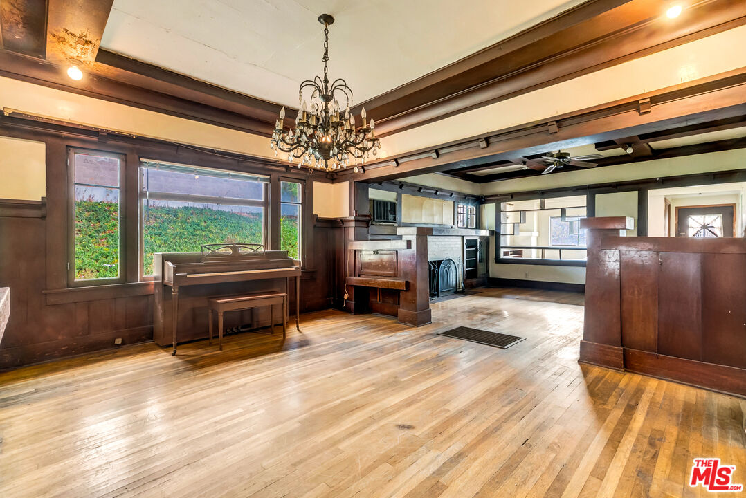 353 North Reno Street Los Angeles, CA 90026 - Photo 12 of 50