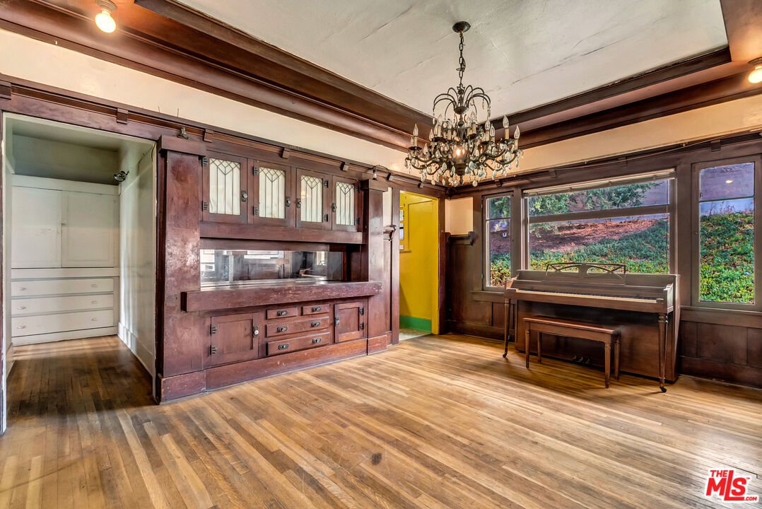 353 North Reno Street Los Angeles, CA 90026 - Photo 13 of 50