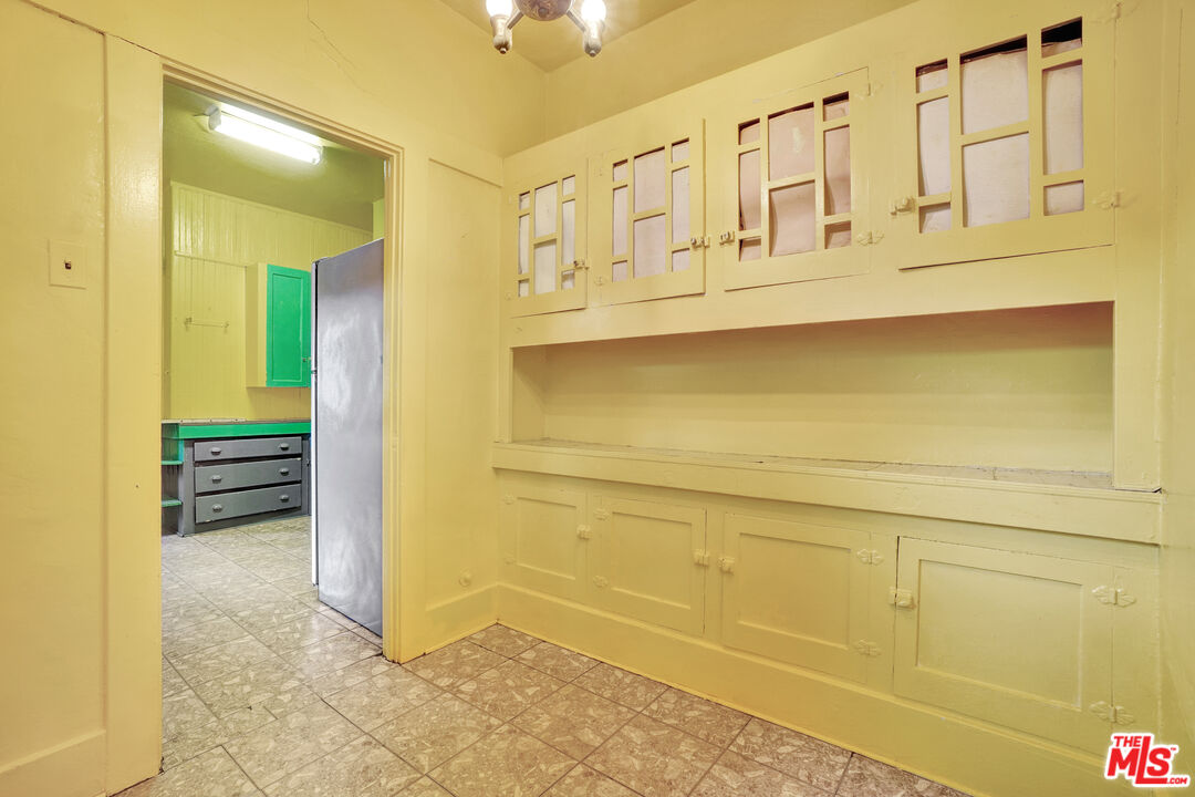 353 North Reno Street Los Angeles, CA 90026 - Photo 21 of 50