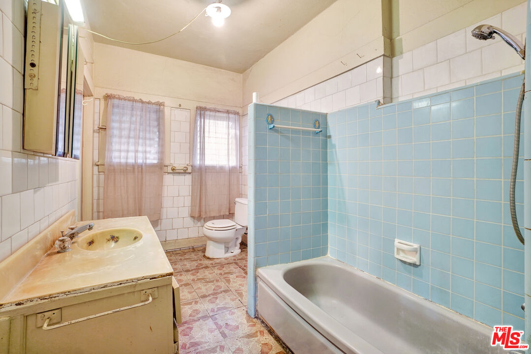 353 North Reno Street Los Angeles, CA 90026 - Photo 23 of 50