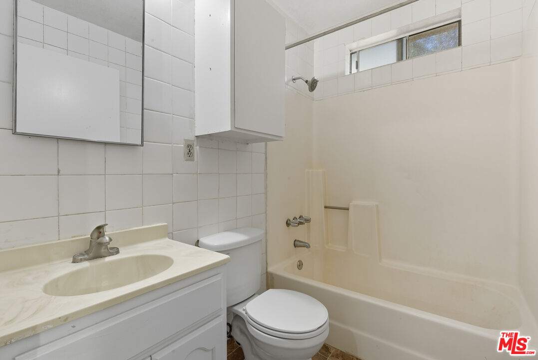 353 North Reno Street Los Angeles, CA 90026 - Photo 40 of 50