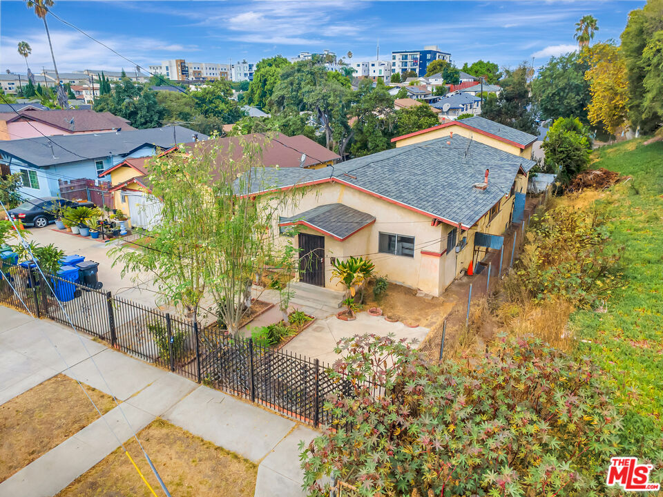 353 North Reno Street Los Angeles, CA 90026 - Photo 5 of 50