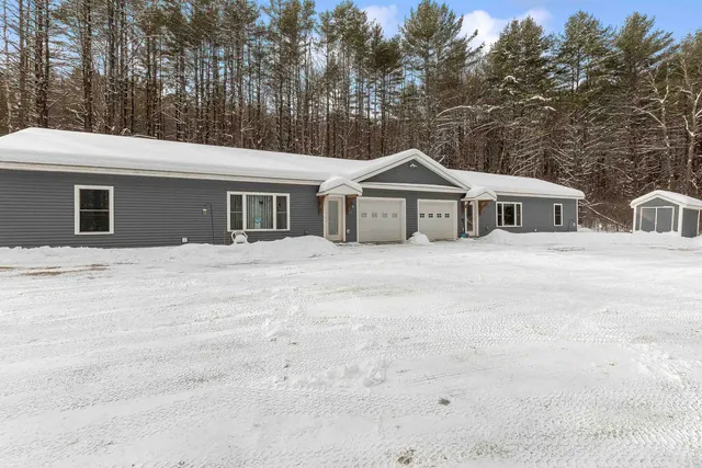 $515,000 | 30 Pine Street, Newport, NH 03773