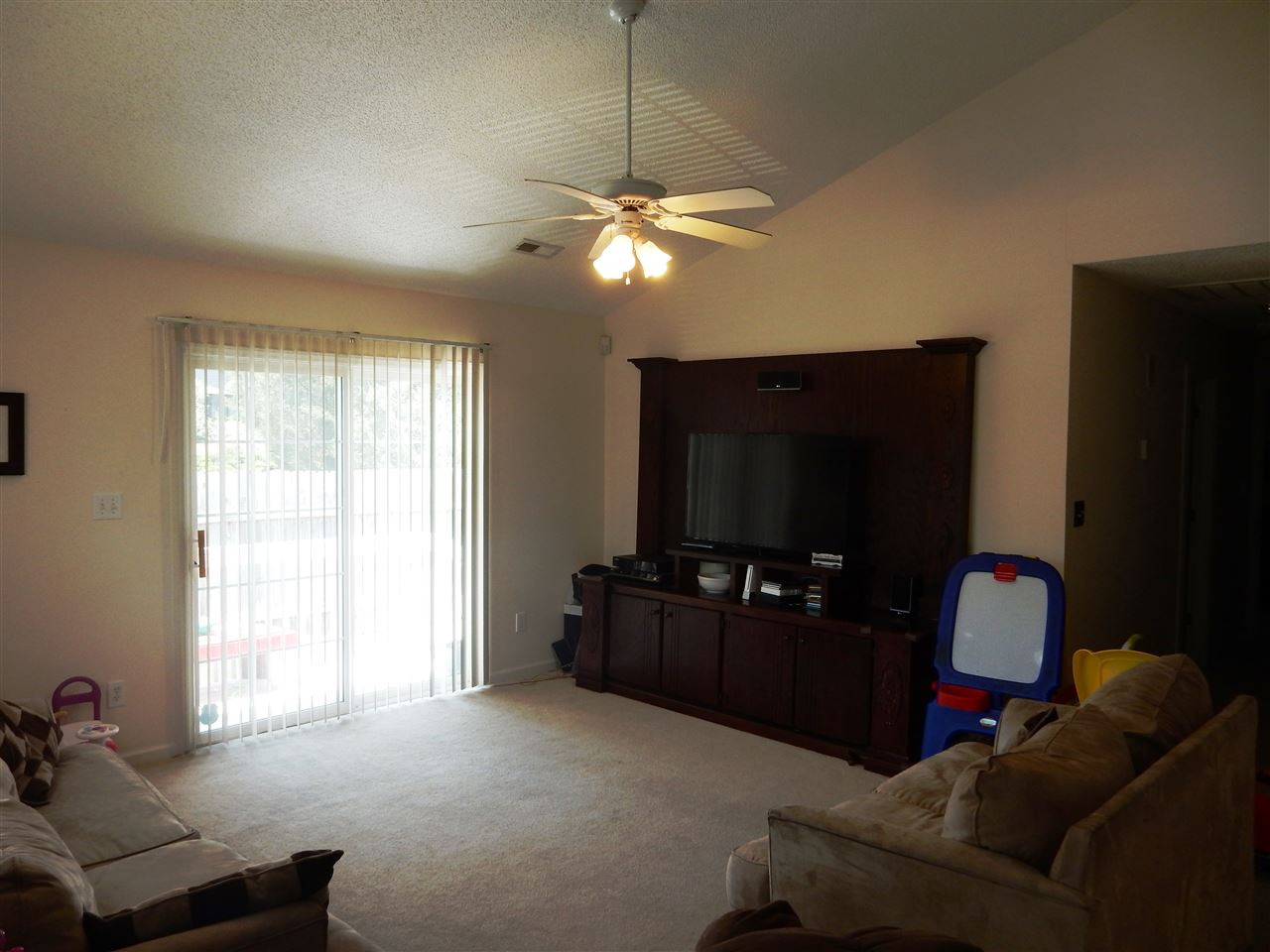 6103 Forest Ridge Drive Durham, NC 27713 - Photo 6 of 13 Living Room