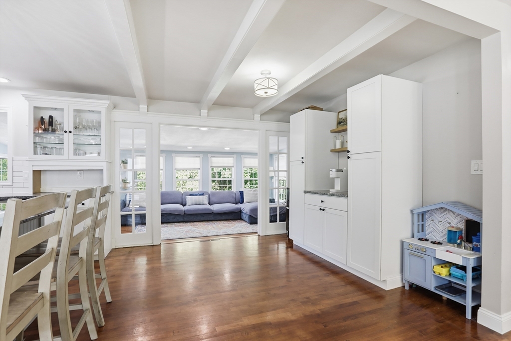 60 R Jasper Street Saugus, MA 01906 - Photo 11 of 33