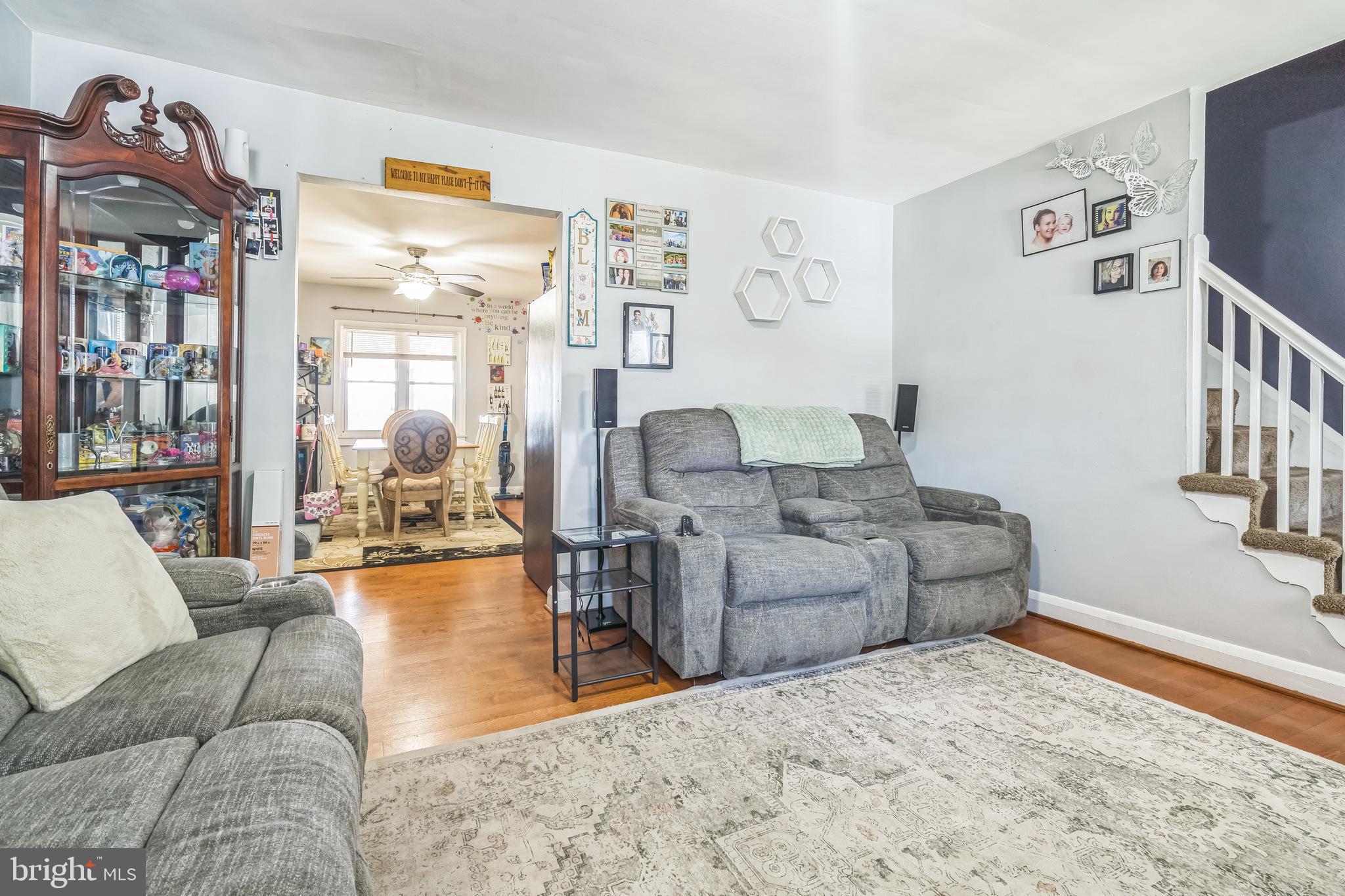 6733 Woodley Road Baltimore, MD 21222 - Photo 6 of 26 Living Room