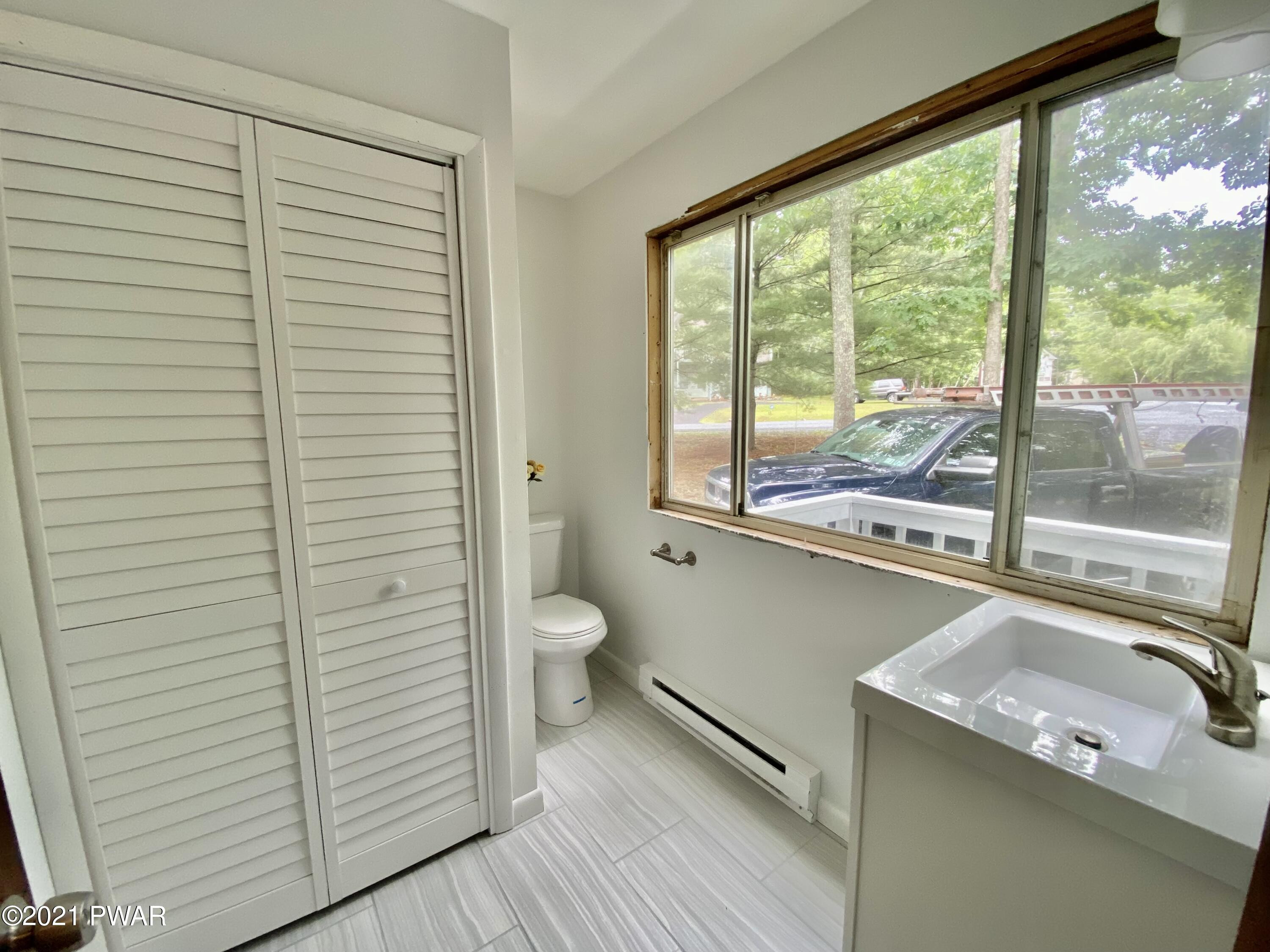 1007 Lancaster Drive Bushkill, PA 18324 - Photo 17 of 29 1/2 bath with Laundry
