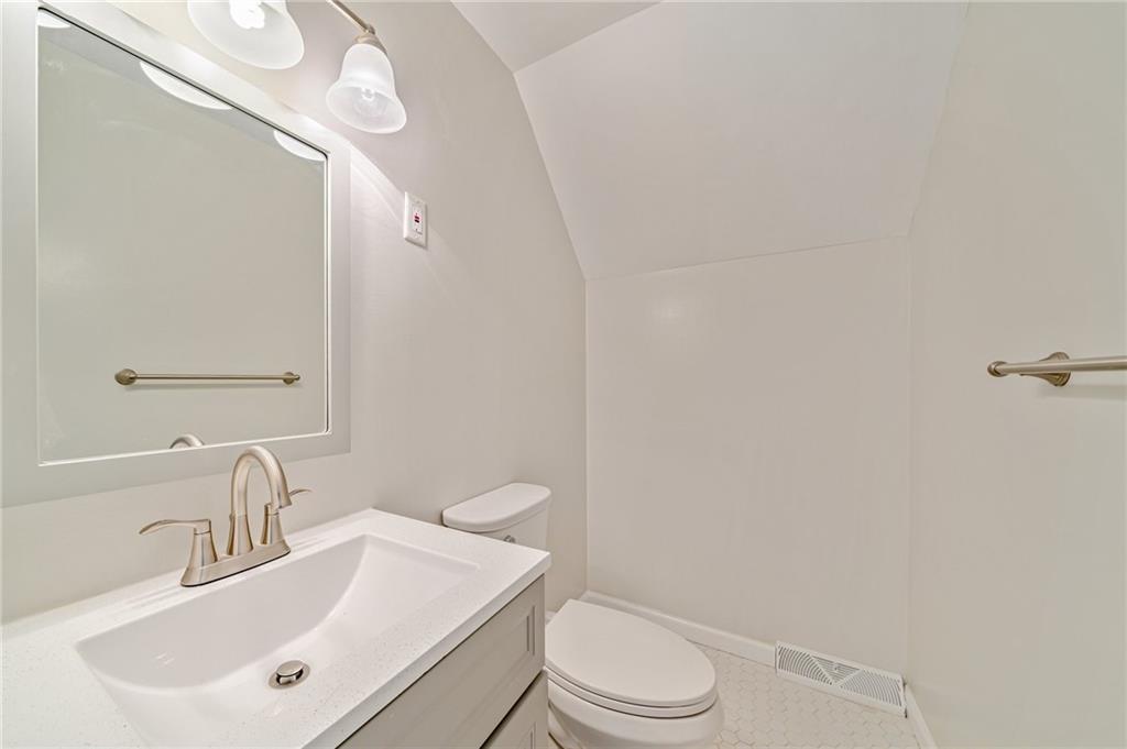 181 Big Horn Road Pittsburgh, PA 15239 - Photo 21 of 31 Gallery Image 21
