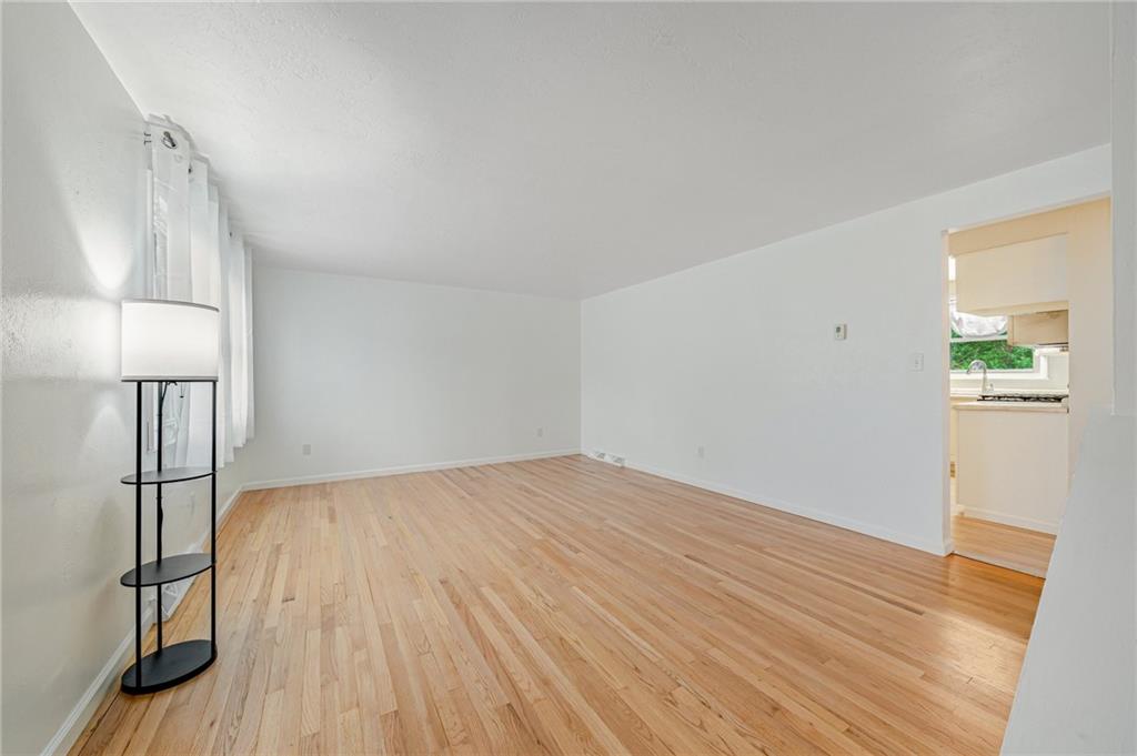 181 Big Horn Road Pittsburgh, PA 15239 - Photo 6 of 31 Gallery Image 6
