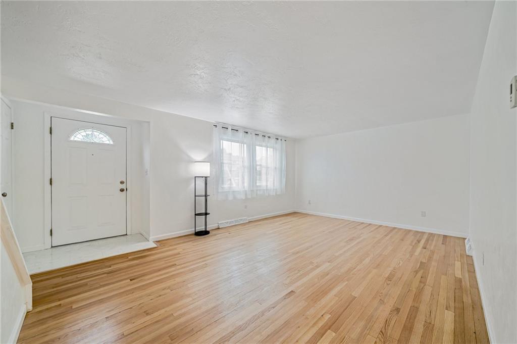 181 Big Horn Road Pittsburgh, PA 15239 - Photo 7 of 31 Gallery Image 7