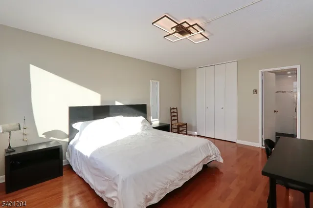 $4,300 | 1 Euclid Avenue, Unit 5F, Summit, NJ 07901