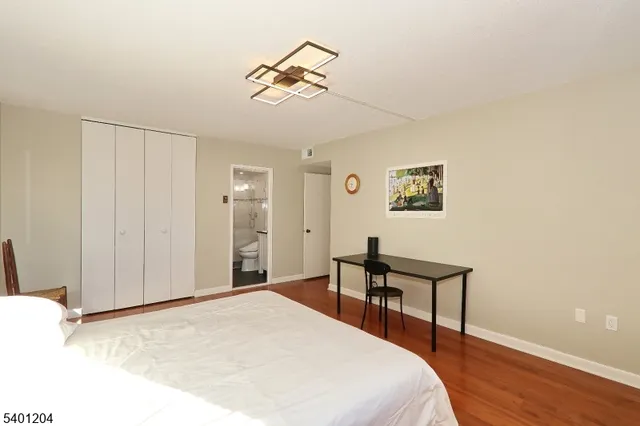 $4,300 | 1 Euclid Avenue, Unit 5F, Summit, NJ 07901