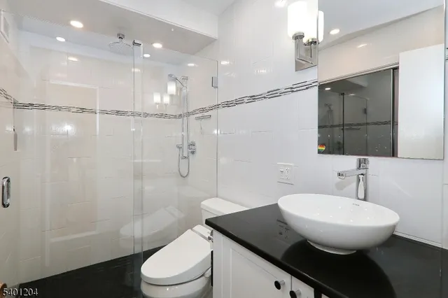 $4,300 | 1 Euclid Avenue, Unit 5F, Summit, NJ 07901