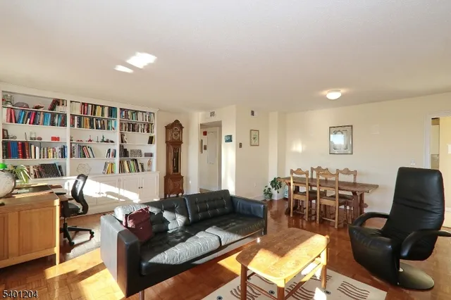 $4,300 | 1 Euclid Avenue, Unit 5F, Summit, NJ 07901