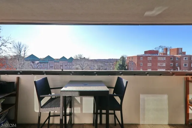 $4,300 | 1 Euclid Avenue, Unit 5F, Summit, NJ 07901