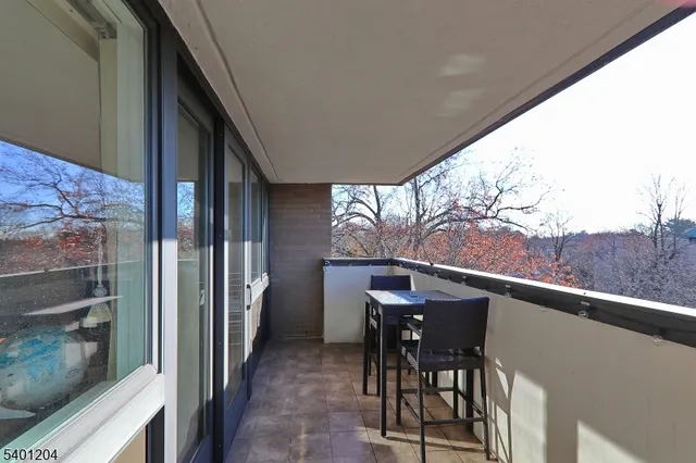 $4,300 | 1 Euclid Avenue, Unit 5F, Summit, NJ 07901