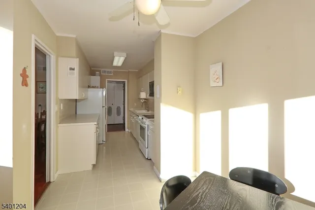 $4,300 | 1 Euclid Avenue, Unit 5F, Summit, NJ 07901