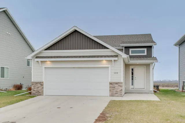 $324,900 | 4212 14th Avenue South, Moorhead, MN 56560