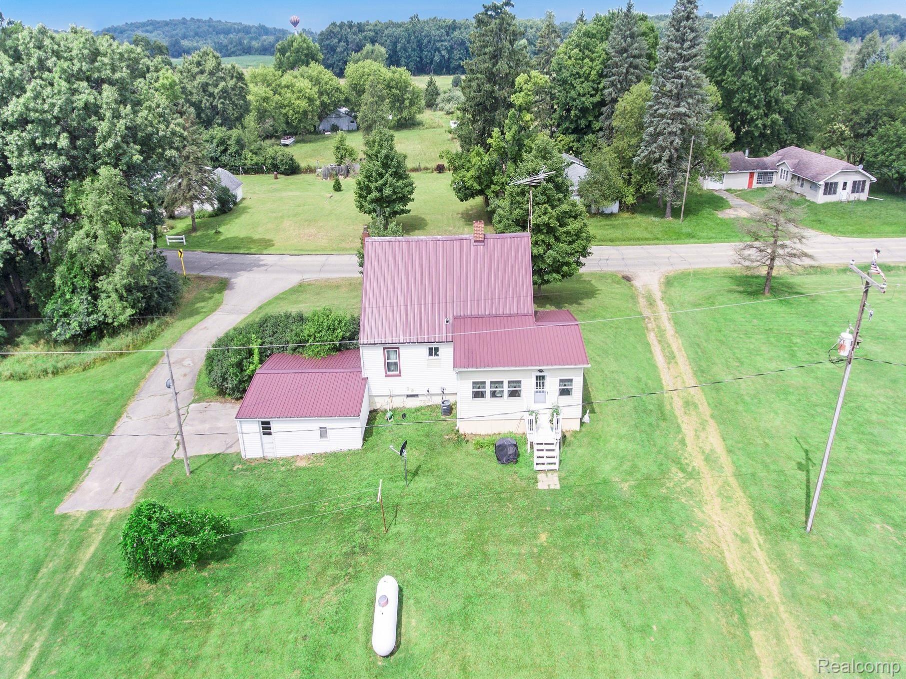 6861 Draper Road Jackson, MI 49201 - Photo 5 of 30 5.jpg