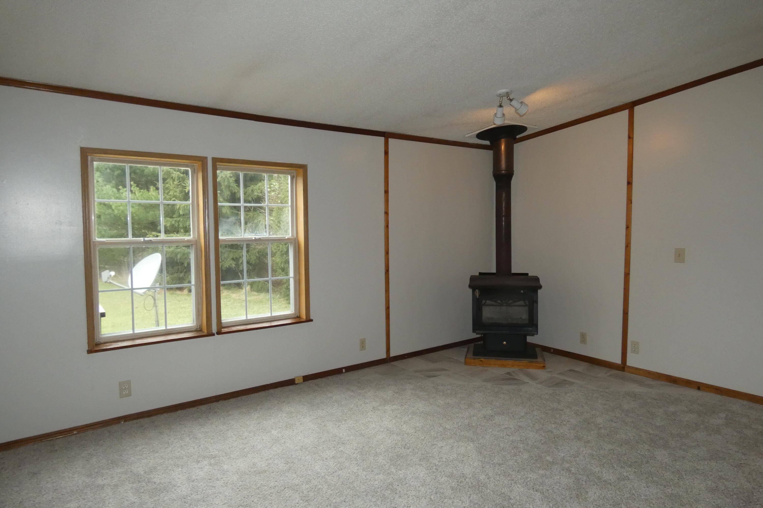 5531 Riverside Road Coloma, MI 49038 - Photo 4 of 52 P1010652