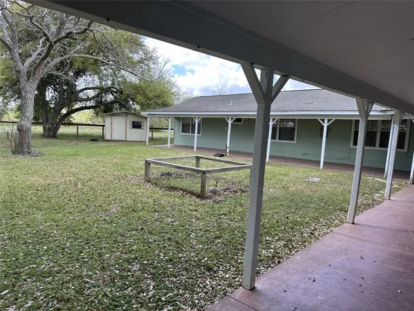 $220,000 | 35 Private Road 815, Markham, TX 77414