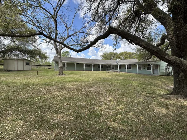 $220,000 | 35 Private Road 815, Markham, TX 77414