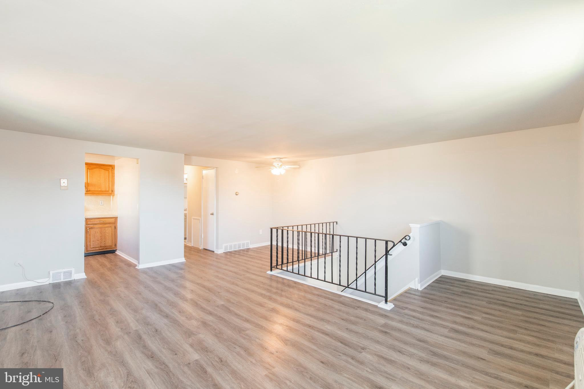 5 South Manor Road Broomall, PA 19008 - Photo 2 of 20 2nd floor living Room