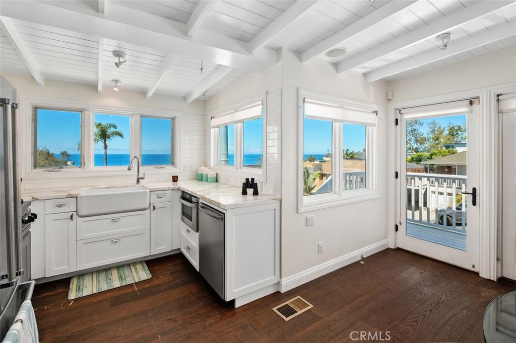 263 Upland Road Laguna Beach, CA 92651 - Photo 20 of 56 Kitchen