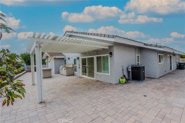 a view of a house with porch